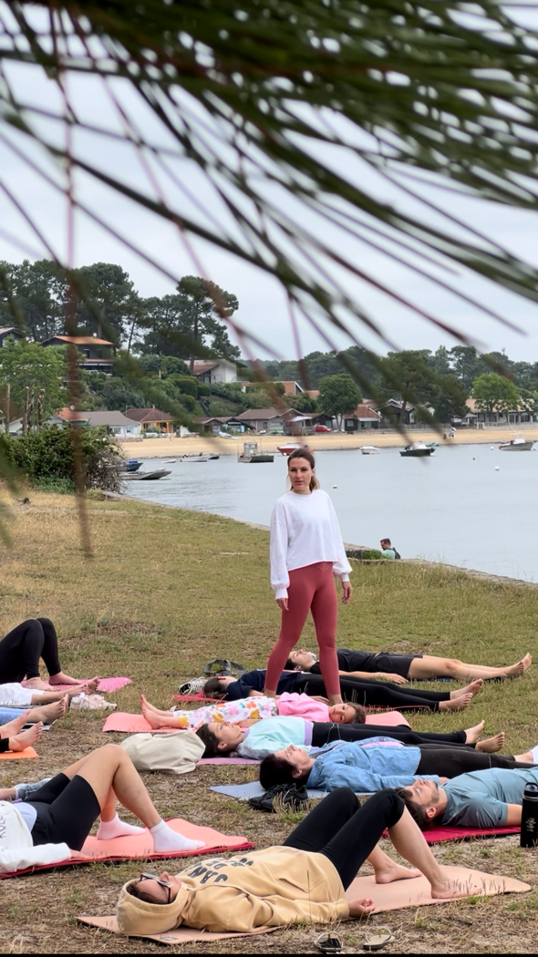 yoga et pinasse